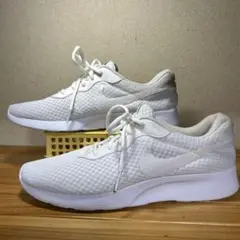 美品　NIKEナイキ　スニーカー　タンジュン TANJUN 812654-110