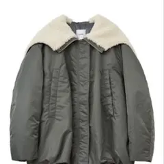 ボア襟付きオーバーサイズダウンジャケット