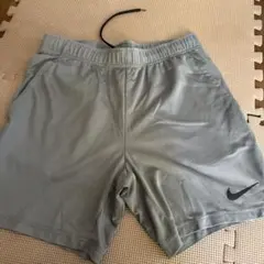 NIKE トレーニングショートパンツ グレー
