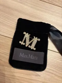 MaxMara ⭐︎極美品⭐︎ゴールド ブローチ M字クマモチーフ - メルカリ