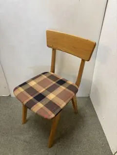 木製ダイニングチェア　チェック柄