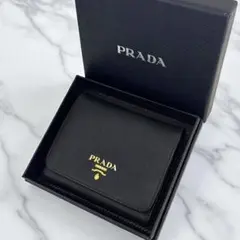 美品✨ PRADA プラダ 三つ折り財布 エピ革 レザーブラック 黒