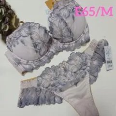 tutu anna ブラジャーショーツセット❣️E65/M 金の谷間　 薄紫色