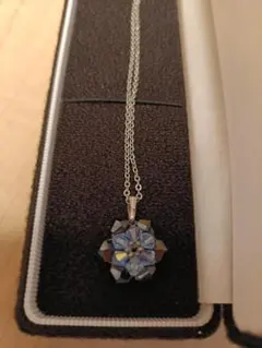 ケース付き✨花形ペンダントネックレス クリスタル 青 紫