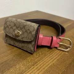 コーチ　COACH ベルト　ミニポケット付　ピンクベルトのサムネイル