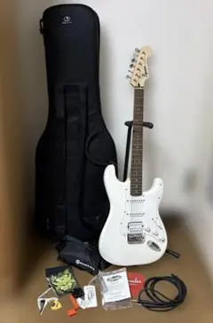 Squier ストラトキャスター ホワイト ケース、ストラップ、ピック付き