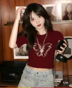 SHEIN 蝶々 レッドTシャツのサムネイル