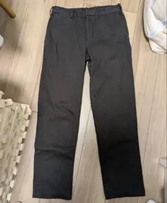 ブラック チノパン