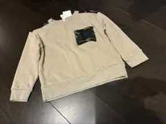 迷彩ポケット付きベージュトレーナー