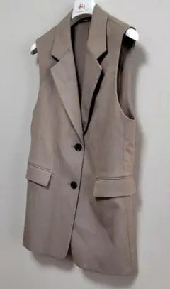 GU　ジレ ベスト　ノースリーブ テーラード　ベージュ　ジーユー