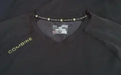 Under Armour Combine ブラック Vネック 長袖Tシャツ