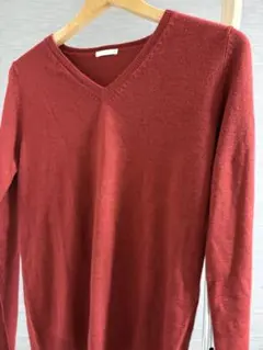 新品未使用GU Vネック 長袖ニット