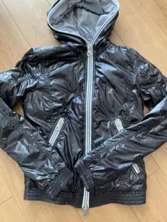 Duvetica フード付きブラックジャケット 38