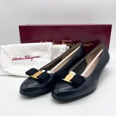 未使用✨Ferragamo ヴァラリボン パンプス 24.5cm 紺×ゴールド