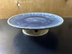 青色と白色のグラデーションの皿