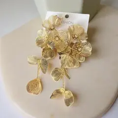 ゴールド フラワーモチーフ 花 ロングピアス イヤリング 結婚式 ブライダル
