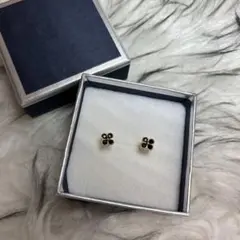 フラワーデザイン スタッドピアス