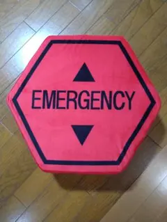 エヴァンゲリオン　赤保留　クッション　EMERGENCY 六角形クッション