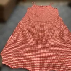 赤と白のチェック柄キャミワンピース
