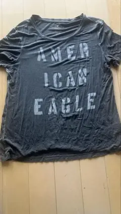 American Eagle Outfitters Tシャツのサムネイル