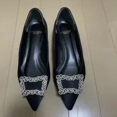 STRAWBERRY FIELDS ビジュー付きパンプス