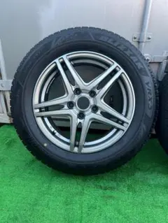 美しいホイール 16x6.5+48 と 215/60R16 スタッドレスタイヤ
