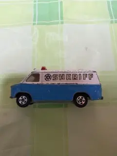 トミカ　シボレーシェビーバンシェリフ