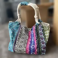 大容量肩掛けトートバッグ　幾何学模様　縄持ち手