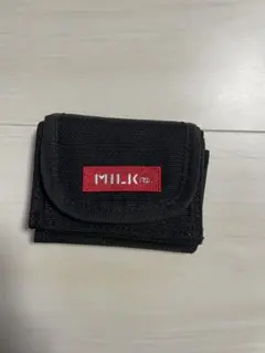 ミルクフェド　ブラック 三つ折り財布
