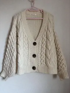 アイボリー ケーブルニット カーディガン