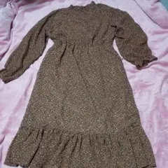 イーハイフンワールドギャラリーのミディワンピース