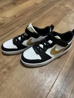 Nike スニーカー ホワイト/ブラック/ゴールド22cm
