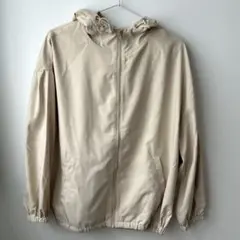 ベージュ フード付き軽量ジャンパー
