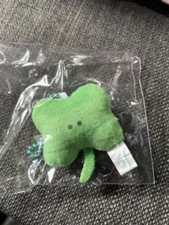 つぶらな瞳牧場の四つ葉のクローバーぬいぐるみマスコット