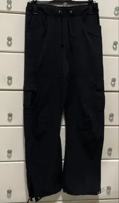 FEELCYCLEブラックカーゴパンツ ドローコード付き