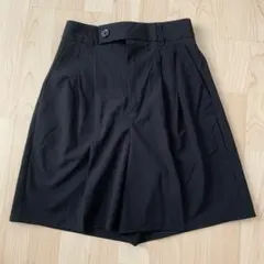 新品未使用　タックハーフパンツ