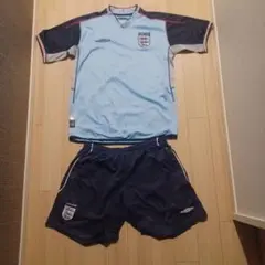 イングランドサッカー代表　シャツはGK半袖　Umbro