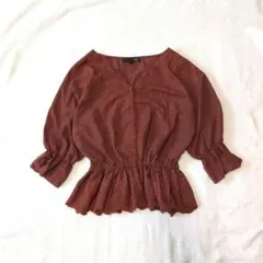 ペプラムブラウス 刺繍デザイン 七分袖 フェミニン 短丈 ギャザー