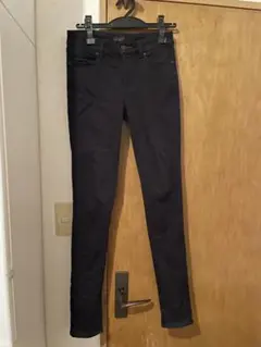 UNIQLO ウルトラストレッチスキニージーンズミドルライズ黒25インチ