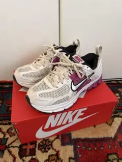 NIKE VOMERO 5 GS 20.5cm