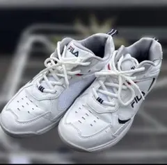 FILA スニーカー ホワイト 26㌢　白 メンズ シューズ　スポーツのサムネイル