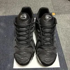 エアマックスプラス トリプルブラック