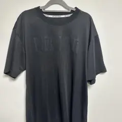 インザペイントTシャツ ダークグレー ロゴ入り