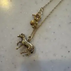 J.CREW ゼブラモチーフ ネックレス ゴールドカラー