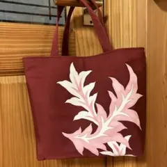 314 値下げ❗️帯リメイクバッグ　ワインレッド葉模様トートバッグ