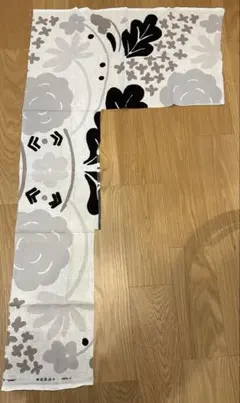 マリメッコ　ONNI 生地　麻生地