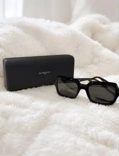 Givenchy サングラスのサムネイル