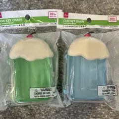 ダイソー ぬいぐるみ ケース キーホルダー フロート 緑 青 2点 セットのサムネイル