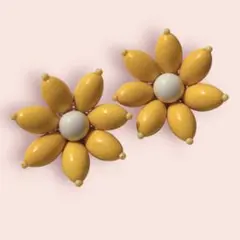 イヤリング　大ぶり　花　昭和　レトロポップ　ヴィンテージ　古着　ガーリー　黄色のサムネイル