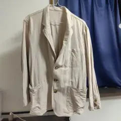 ベージュ ボタン付きジャケット